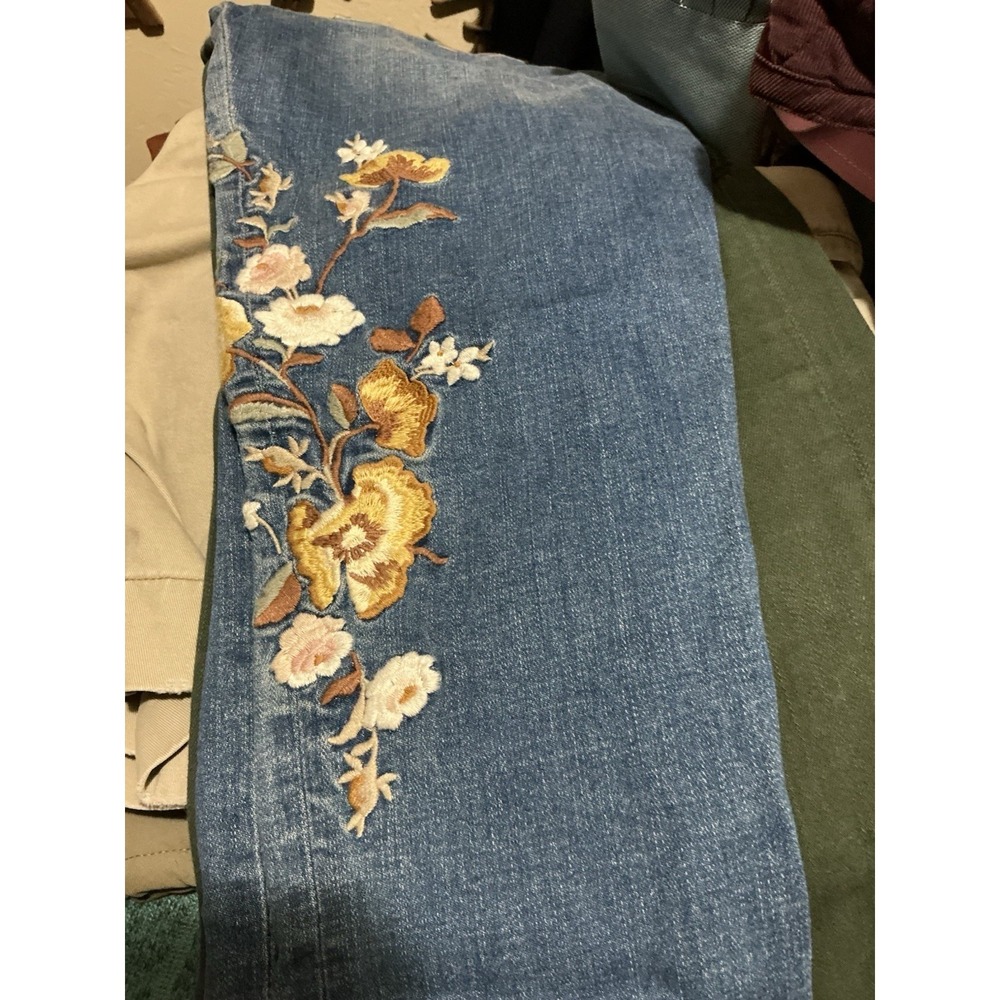 Abercrombie & Fitch Super Skinny Ankle High Rise Star Embroidered 4/27‎ Distress - Picture 6 of 10